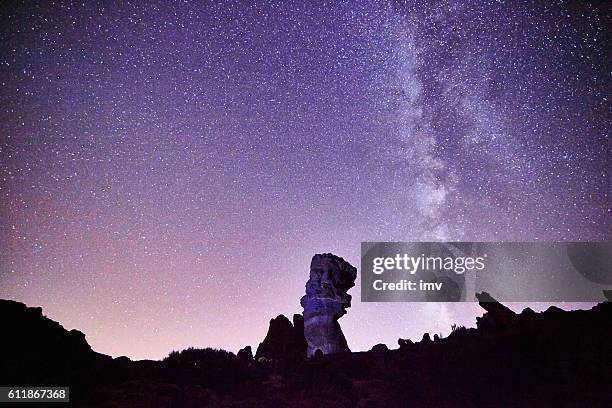 garcias felsen auf teneriffa - pico de teide stock-fotos und bilder