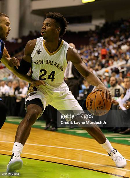 Buddy Hield of the New Orleans Pelicans handles the ball against the Dallas Mavericks during a preseason game on October 1, 2016 at CenturyLink...