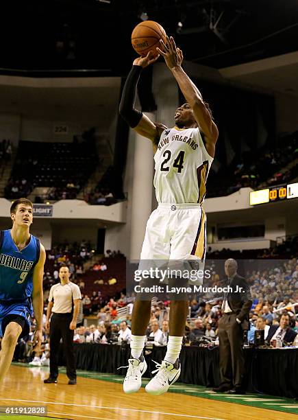 Buddy Hield of the New Orleans Pelicans shoots against the Dallas Mavericks during a preseason game on October 1, 2016 at CenturyLink Center in...