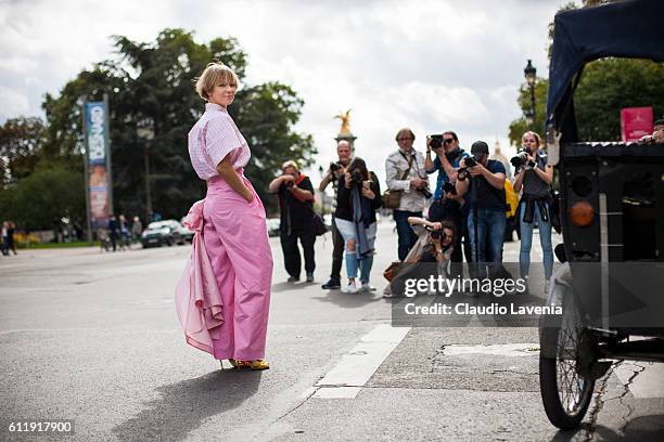 Vika Gazinskaya poses after the Mugler show on day 5 of Paris Womens Fashion Week Spring/Summer 2017,Êon September 30, 2016 in Paris, France.