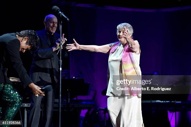 Deborah Reddy Singer 888 Helen Reddy Photos Stock Photos, High-Res Pictures, and Images ...
