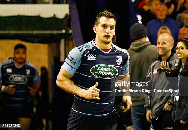Sam Warburton of Cardiff Blues takes to the pitch during the Guinness PRO12 Round 5 match between Cardiff Blues and Leinster Rugby at Cardiff Arms...