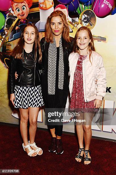 Elen Rivas with daughters Isla and Luna attends a multimedia screening of "Storks" at Cineworld Leicester Square on October 2, 2016 in London,...