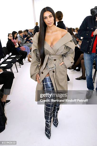 Kim Kardashian attends the Balenciaga show as part of the Paris Fashion Week Womenswear Spring/Summer 2017 on October 2, 2016 in Paris, France.