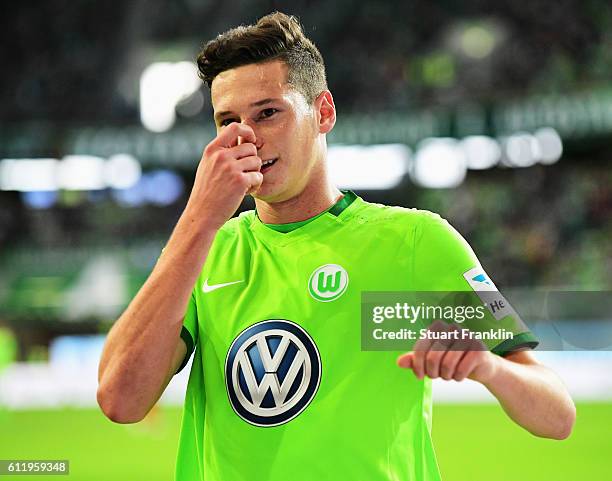 Julian Draxler of Wolfsburg reacts to a missed chance during the Bundesliga match between VfL Wolfsburg and 1. FSV Mainz 05 at Volkswagen Arena on...