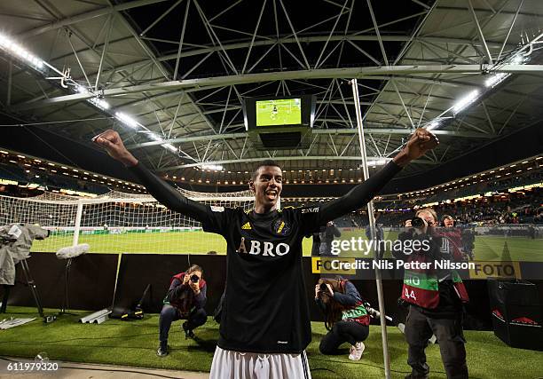 Alexander Isak of AIK celebrates after the victory during the Allsvenskan match between AIK and IFK Norrkoping at Friends arena on October 2, 2016 in...