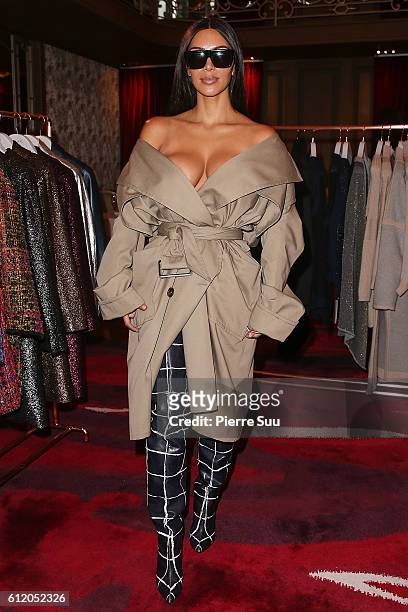 Kim Kardashian attends the Siran Presentation At Hotel Plaza Athenee as part of the Paris Fashion Week Womenswear on October 2, 2016 in Paris, France.
