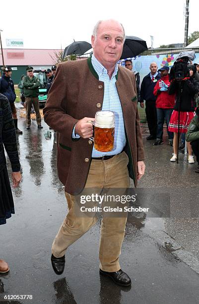 Uli Hoeness attends the 'FC Bayern Wies'n' during the Oktoberfest at Kaeferschaenke / Theresienwiese on October 2, 2016 in Munich, Germany.