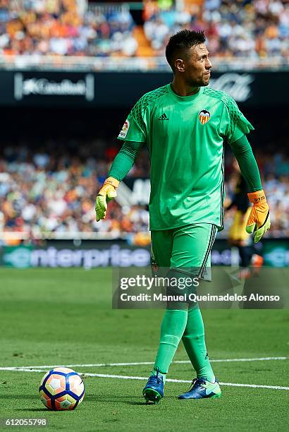 Diego Alves of Valencia looks on during the La Liga match between Valencia CF and Atletico de Madrid at Mestalla Stadium on October 02, 2016 in...