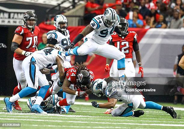 Atlanta Falcons running back Devonta Freeman in action during the fourth quarter of the NFL game between the Carolina Panthers and the Atlanta...