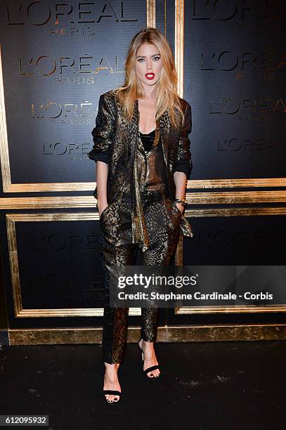 Doutzen Kroes attends the Gold Obsession Party - L'Oreal Paris : Photocall as part of the Paris Fashion Week Womenswear Spring/Summer 2017 on October...