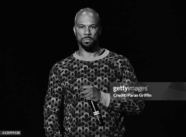 Common Rapper Show 63,881 Rapper Pose Stock Photos, High-Res Pictures, and Images - Getty ...