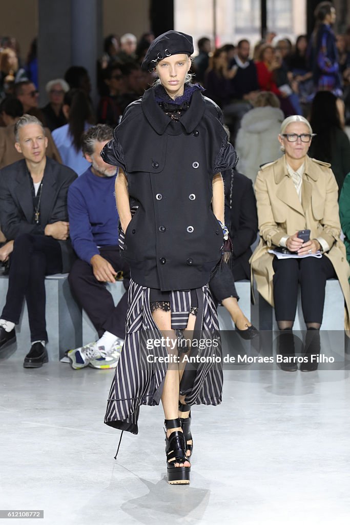 Sacai : Runway - Paris Fashion Week Womenswear Spring/Summer 2017