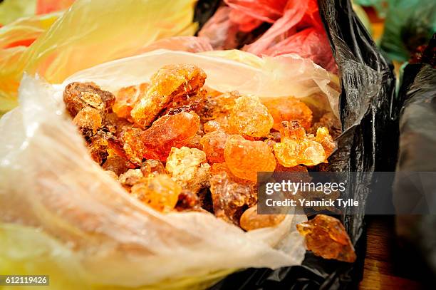 gum arabic from somalia - frankincense stock pictures, royalty-free photos & images