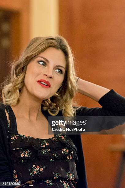 The Spanish actress Amaia Salamanca, its splendid looks 8 months pregnant, during the presentation of the series of TV Galleries Velvet. In Madrid.