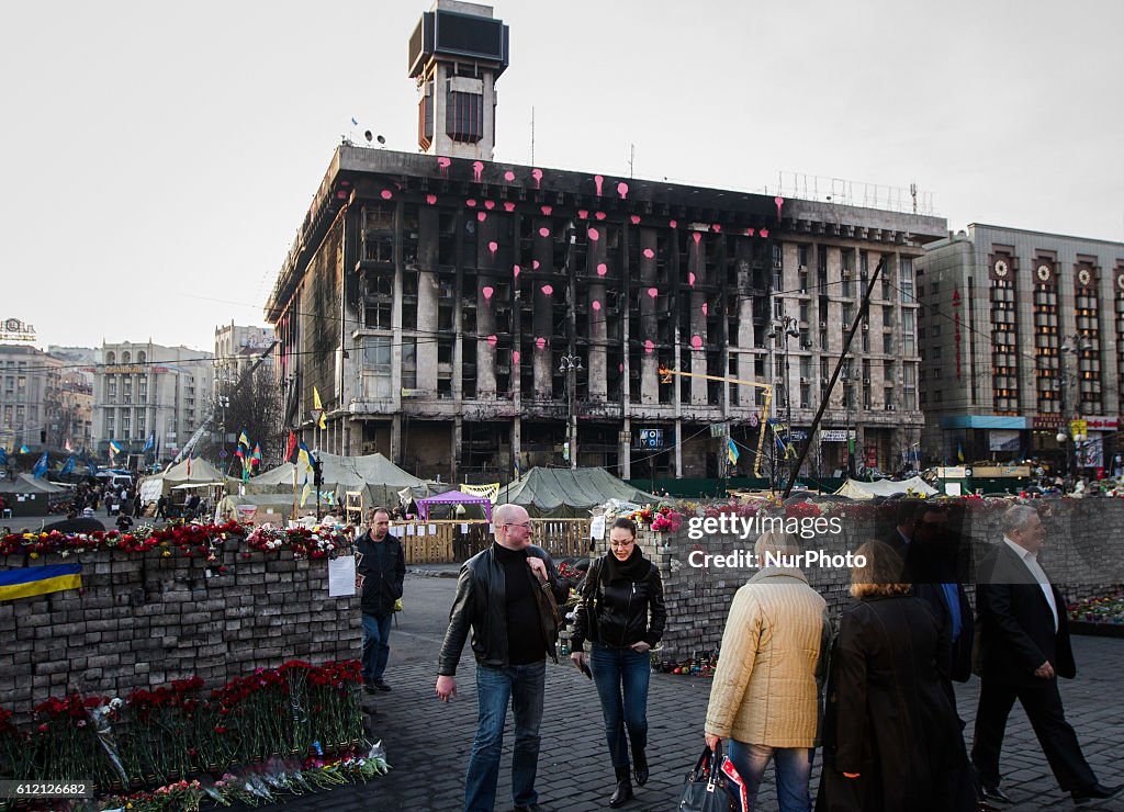 Kiev center is made over memorial