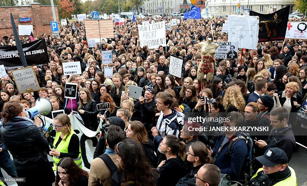 POLAND-ABORTION-HEALTH-RELIGION