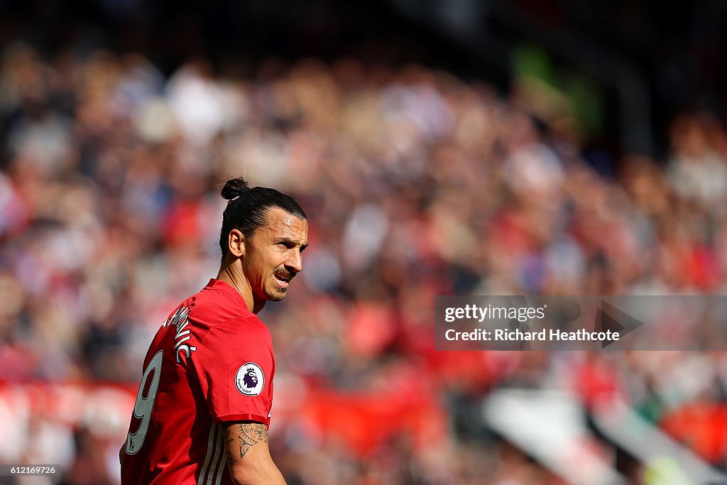 Manchester United v Stoke City - Premier League