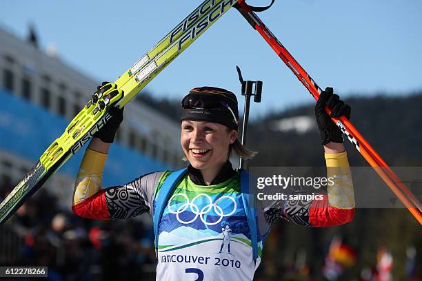 Olympiasiegerin Magdalena Neuner GER Biathlon Massenstart der Frauen mass start women Olympische Winterspiele in Vancouver 2010 Kanada olympic winter...