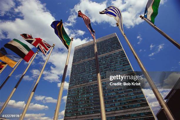 general secretariat building - todas as bandeiras do médio oriente imagens e fotografias de stock