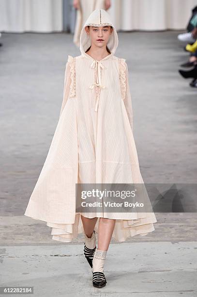 Model walks the runway during the Veronique Branquinho show as part of the Paris Fashion Week Womenswear Spring/Summer 2017 on October 3, 2016 in...