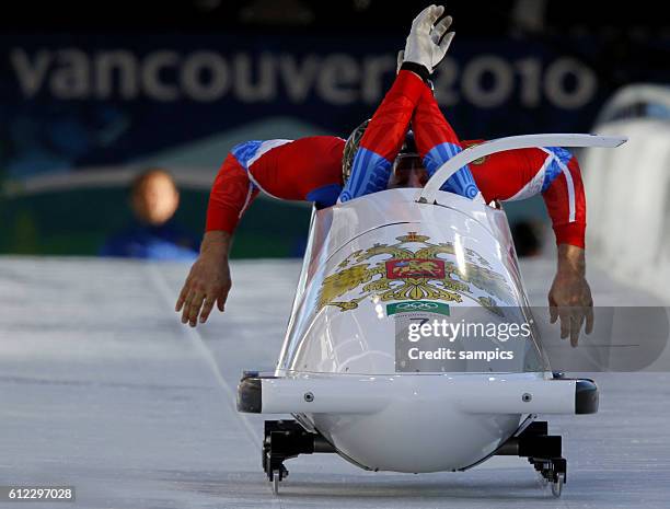 Alexsandr Zubkov und Alexey Voevoda RUS 3. 2 er Bob Männer two men bobsleigh Olympische Winterspiele in Vancouver 2010 Kanada olympic winter games...