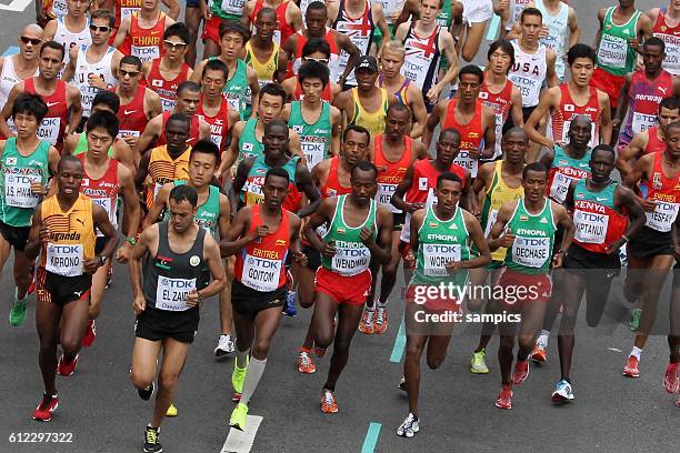 Allgemein Start von oben Marathon der Männer Marathon men IAAF Leichtathletik WM Weltmeisterschaft in Daegu Sudkores 2011 IAAF world Championship...