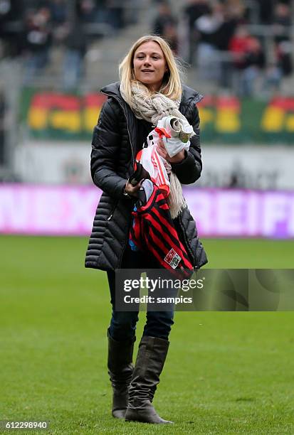 Bayern Teammanagerin Kathleen Krüger 1 Bundesliga Fussball Eintracht Frankfurt - FC Bayern München 0:1 FC Bayern feiert die deutsche Fussball...