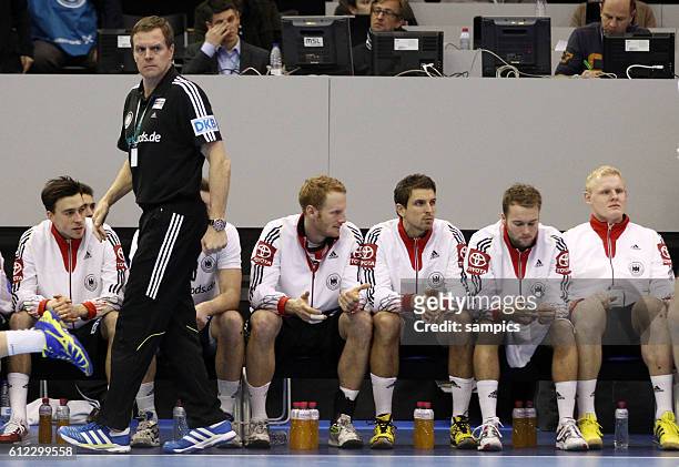 Team Deutschland mit Martin Heuberger , Trainer Deutschland Handball Männer Weltmeisterschaft : Deutschland - Montenegro mens handball...