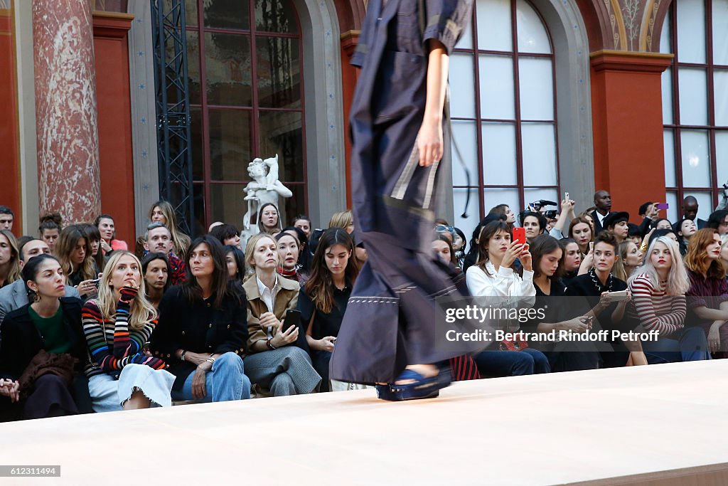 Sonia Rykiel : Front Row - Paris Fashion Week Womenswear Spring/Summer 2017