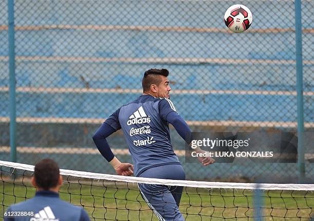 Argentina's national football team goalkeeper Sergio Romero takes part in a training session in Lima on October 03, 2016. Argentina will face Peru in...