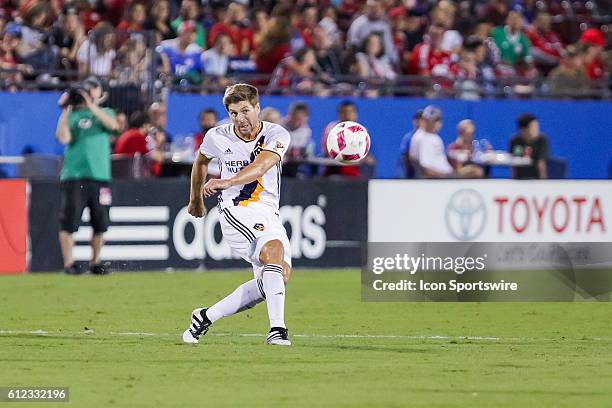 Los Angeles Galaxy midfielder Steven Gerrard kicks a set piece during the MLS match between LA Galaxy and FC Dallas at Toyota Stadium in Frisco, TX.