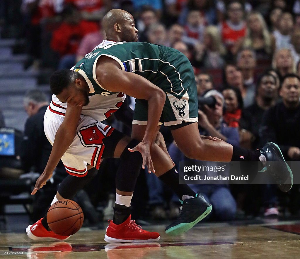 Milwaukee Bucks v Chicago Bulls