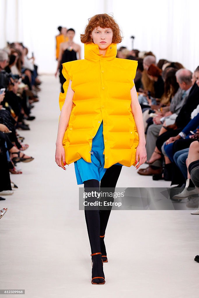 Balenciaga : Runway - Paris Fashion Week Womenswear Spring/Summer 2017