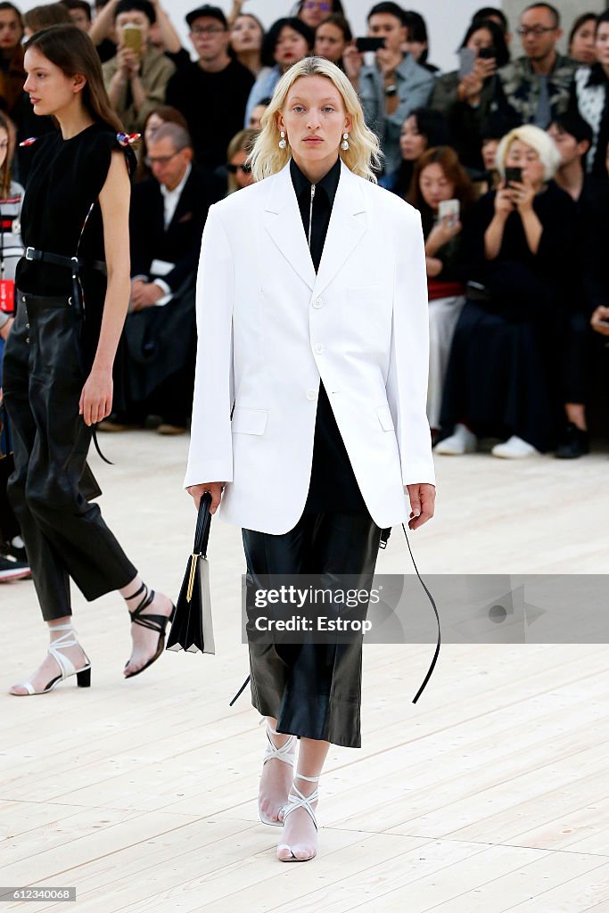 Celine : Runway - Paris Fashion Week Womenswear Spring/Summer 2017