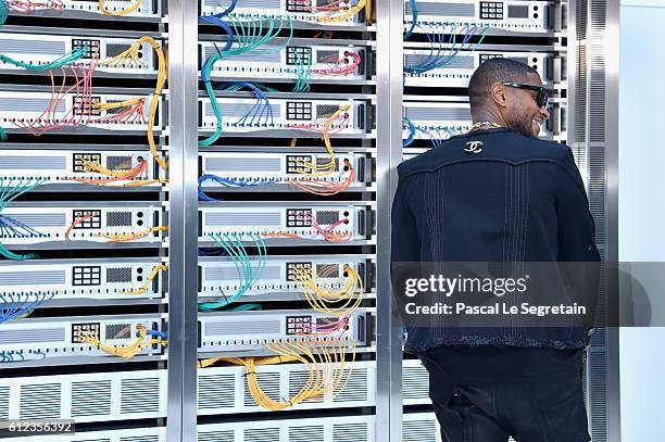 Usher attends the Chanel show as part of the Paris Fashion Week Womenswear Spring/Summer 2017 on October 4, 2016 in Paris, France.