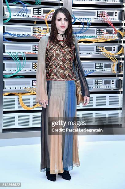 Frances Bean Cobain attends the Chanel show as part of the Paris Fashion Week Womenswear Spring/Summer 2017 on October 4, 2016 in Paris, France.