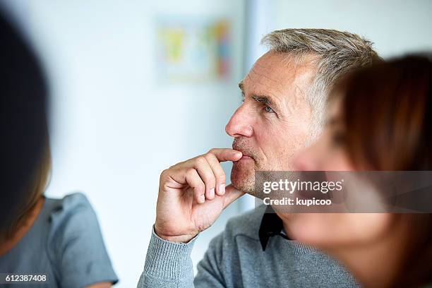 todo el mundo está interesado en esta presentación - talent fotografías e imágenes de stock