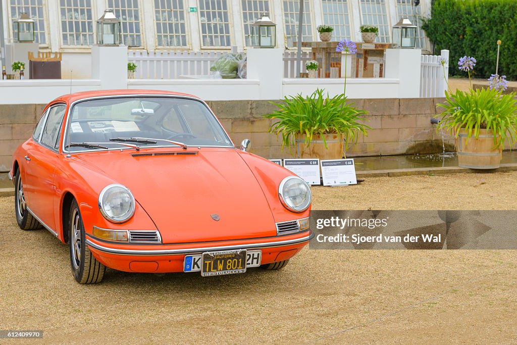 Porsche 911 vintage classic sports car front view