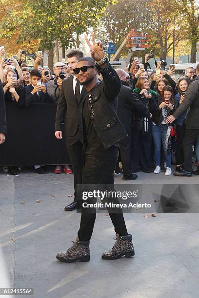 Musician, Usher attends the Chanel show as part of the Paris Fashion Week Womenswear Spring/Summer 2017 on October 4, 2016 in Paris, France.