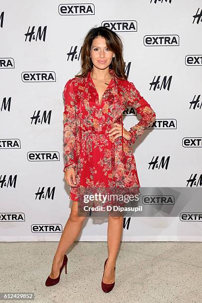 Hilaria Baldwin visits "Extra" at their New York studios at H&M in Times Square on October 4, 2016 in New York City.