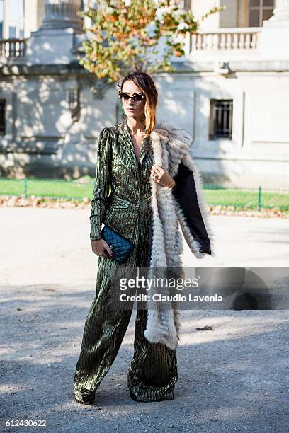 Guest attends Chanel show on day 8 of Paris Womens Fashion Week Spring/Summer 2017, on October 4, 2016 in Paris, France.