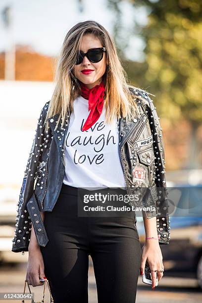 Amy Ramirez attends Chanel show on day 8 of Paris Womens Fashion Week Spring/Summer 2017, on October 4, 2016 in Paris, France.