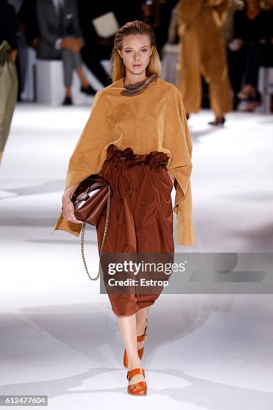 Stella McCartney : Runway - Paris Fashion Week Womenswear Spring/Summer 2017 Stella McCartney : Runway - Paris Fashion Week Womenswear Spring/Summer 2017