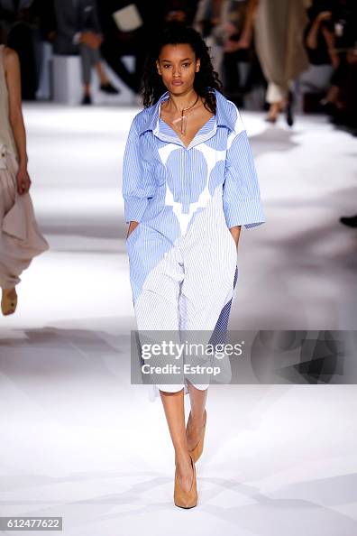 Stella McCartney : Runway - Paris Fashion Week Womenswear Spring/Summer 2017 Stella McCartney : Runway - Paris Fashion Week Womenswear Spring/Summer 2017