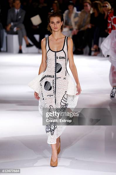Stella McCartney : Runway - Paris Fashion Week Womenswear Spring/Summer 2017 Stella McCartney : Runway - Paris Fashion Week Womenswear Spring/Summer 2017
