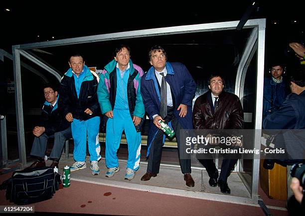French soccer championship for the 1992-1993 season. Raymond Goethals , coach, Bernard Tapie, President and general manager Jean-Pierre Bernes, watch...