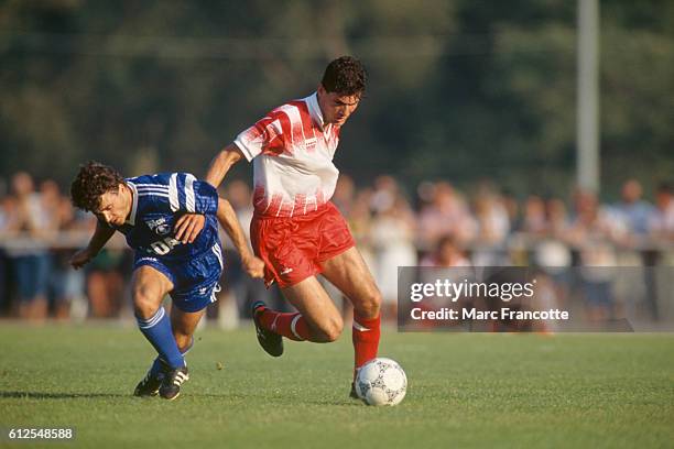 Zinedine Zidane playing for AS Cannes, his first professional team.