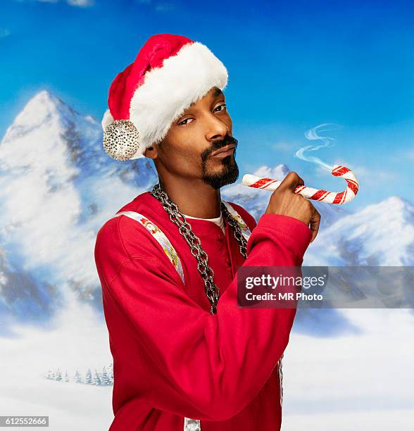 Coclit Santa Rapper 5,988 Celebrity Santas Stock Photos, High-Res Pictures, and Images ...