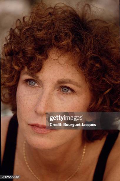 French actress Marlene Jobert on the set of the TV film La femme a l'ombre directed by Thierry Chabert.